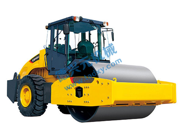 點(diǎn)擊查看詳細(xì)信息標(biāo)題：XS142J機(jī)械振動壓路機(jī) 閱讀次數(shù)：4158